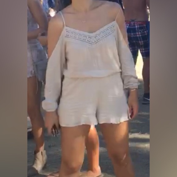 Cream romper - Picture 5 of 5